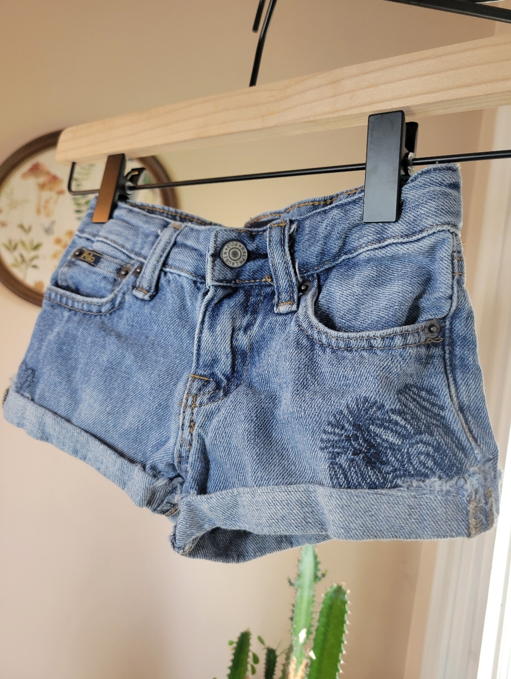 Polo Ralph Lauren Light Wash Rolled Cuff Flower Embroidered Jean Shorts, Size 5 - Picture 3 of 7